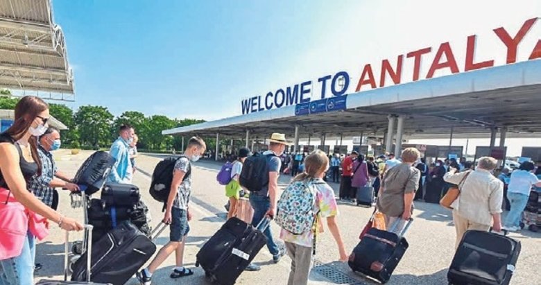 Antalya turist sayısında en başarılı Ekim’i yaşadı