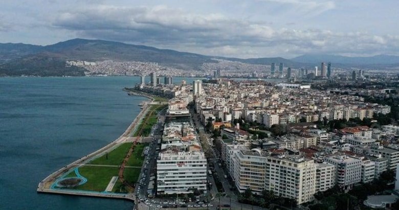 İzmir’in afet riskleri mercek altında! Dikkat çeken uyarı: Büyük deprem ve tsunami tehlikesi