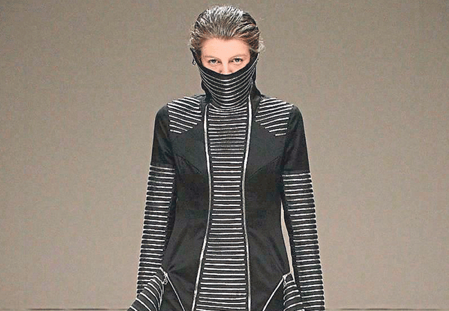 Modada fütüristik çizgiler