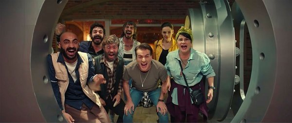 Baba Parası filmi seyirciyi şaşırtacak! Bu filmde şifreyi bulan 1 milyarı kapar