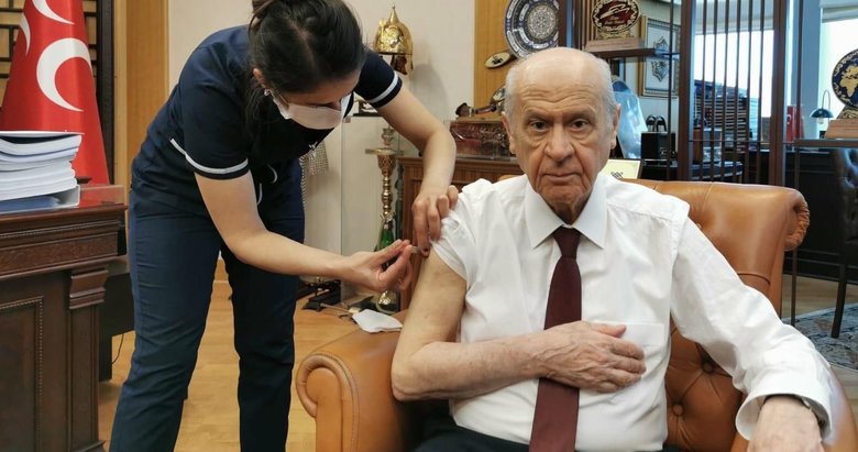 MHP lideri Devlet Bahçeli aşı yaptırdığını açıkladı
