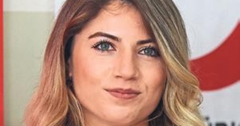 O Suriyeli küçük kız şimdi genç bir kuaför