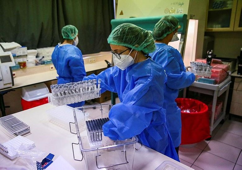 İzmir’deki PCR laboratuvarında 5 örnekten biri pozitif çıkıyor