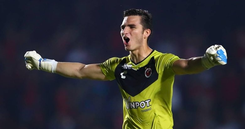 Altay’a Meksikalı kaleci