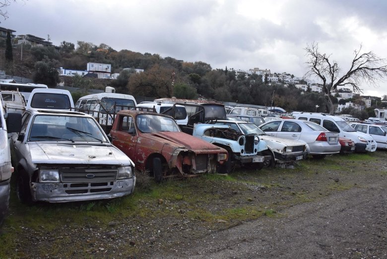 Bodrum’daki yediemin otoparkı, kaçak göçmenlerin tekneleriyle doldu