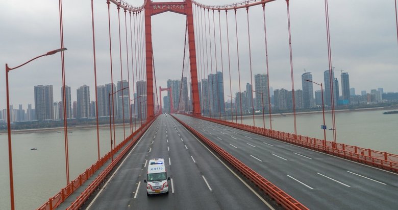 Vuhan’da toplu taşıma araçları kontağa basıyor