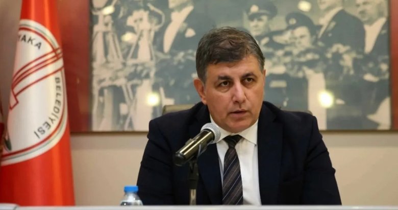 Cemil Tugay: İzmir’in kent merkezine araç girişini yasaklayalım