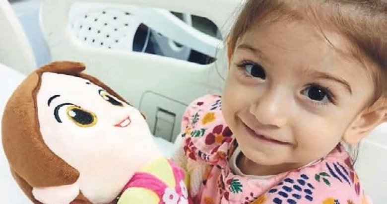 Minik Asel Lina yeni kalbiyle güldü