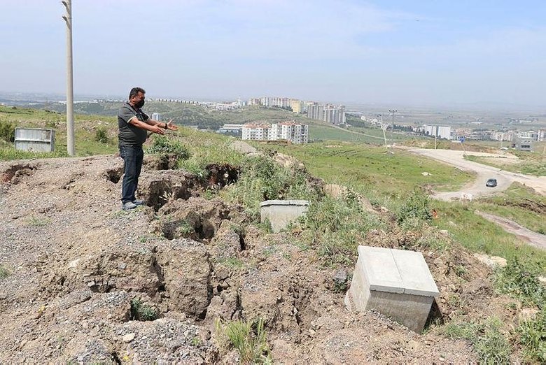 İzmir’in o mahallesinde korkuyla yaşıyorlar! 5 ev daha boşaltıldı... Soyer’e büyük tepki