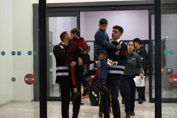 Gazze’den tahliye edilen 87 kişi daha İstanbul’a getirildi