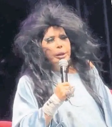 divayi-konserde-cildirttilar-1787601415393.jpeg