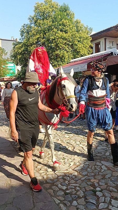 Temsili düğün gerçek oldu