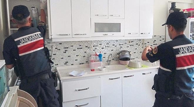 İzmir’de yeşil reçete vurguncularına baskın