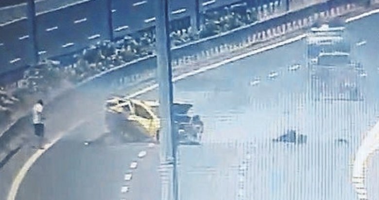 Taksiye çarpan otomobil can aldı