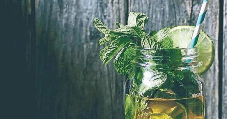 Yeşil çay faydaları ile yazın da gözde içeceği