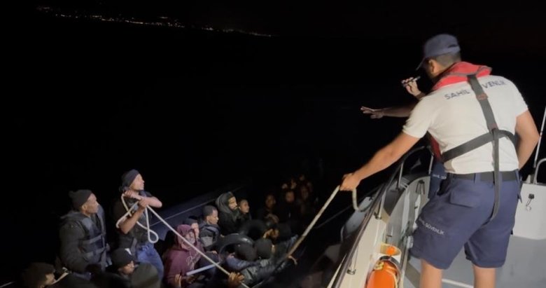 Çeşme açıklarında faciadan dönüldü: 42 kaçak göçmen kurtarıldı