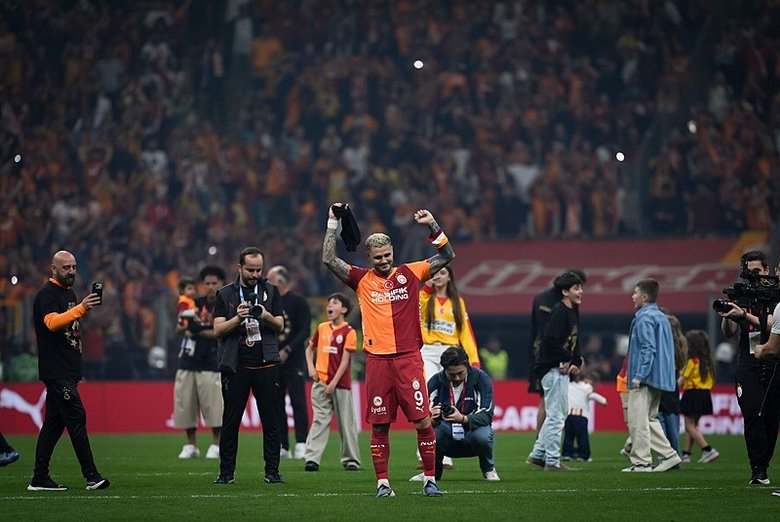 mauro-icardi-galatasaraya-gozyaslariyla-veda-etti-1778364774104.jpeg