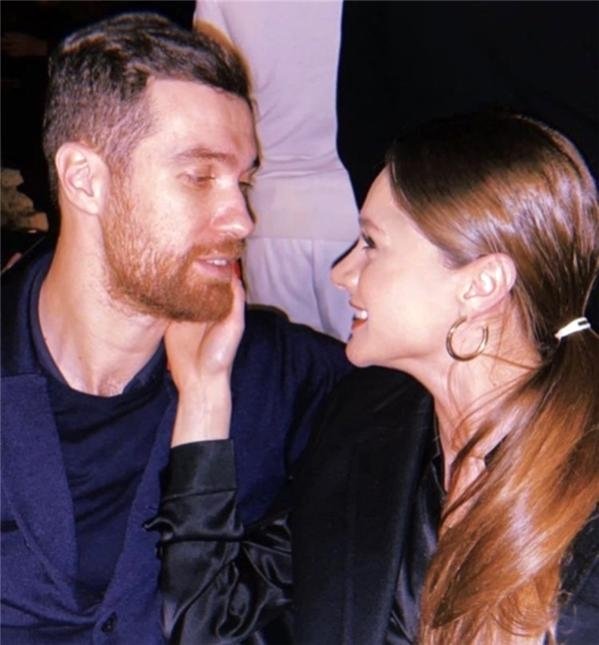 Oğulcan Engin sevgilisi Miray Daner’in doğum gününü bu fotoğrafla kutladı!