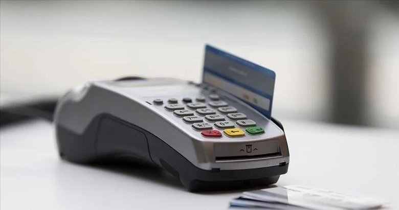 Kredi kartları aylık akdi faizinde yeni değişiklik!