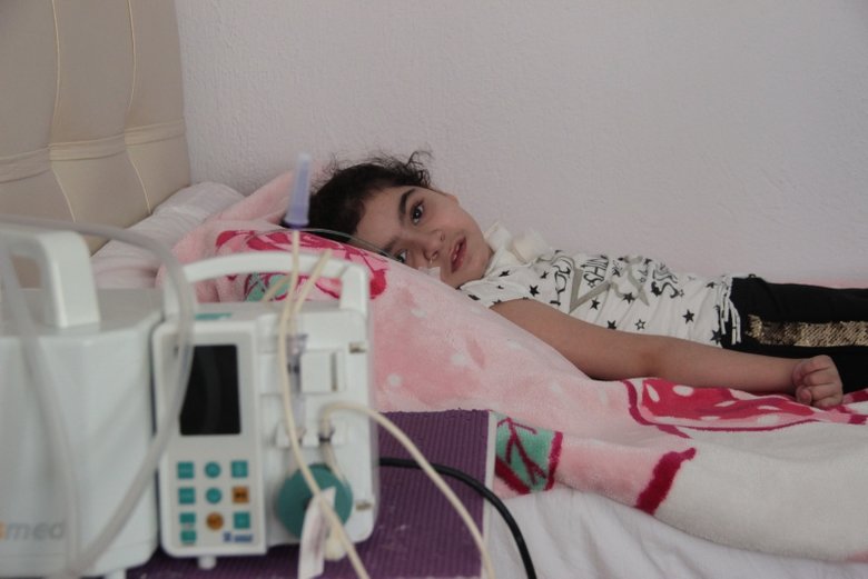 Bu hastalığın tedavisi yok! İzmir’de yaşayan İrem Naz çare arıyor