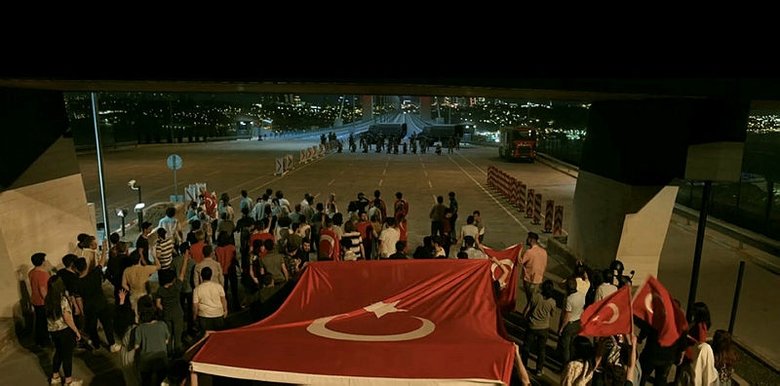 15/07 Şafak Vakti filminin galası Atlas Sineması’nda yapıldı