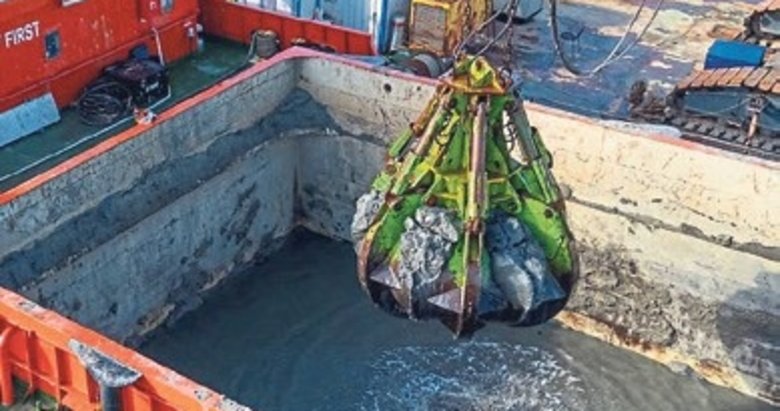 Körfez’den 1 milyon ton çamur çıkarıldı