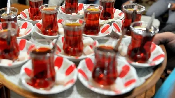 milli-cay-tabagimizin-anlami-nedir-o-motiflerde-gorunenden-cok-daha-fazlasi-var-iste-acem-tabagindaki-7-gizli-1783962488189.jpeg