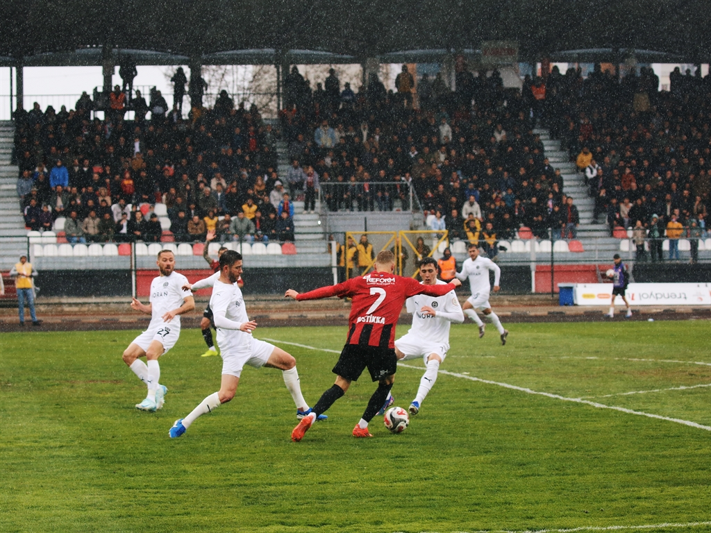 Ege temsilcisi Vanspor FK'yı yenerek 2'de 2 yaptı: Manisa tam gaz!