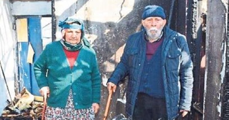 Evleri yanan yaşlı çift yardım bekliyor Denizli Haberleri