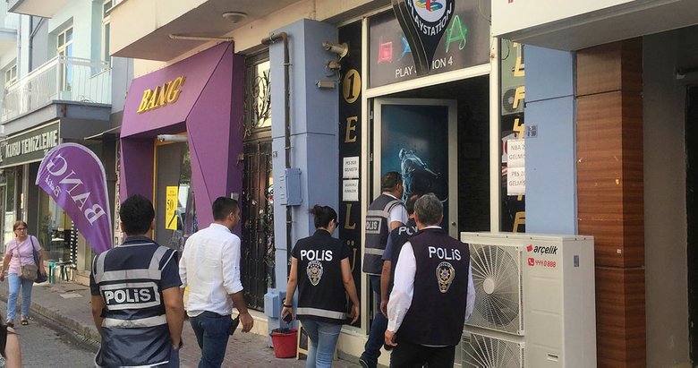 Uşak’ta polis ekipleri internet kafeleri denetledi