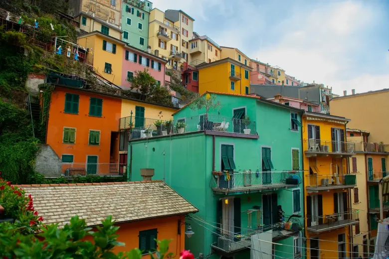 dunyanin-en-ilginc-koyleri-cinque-terre-1788629794995.png