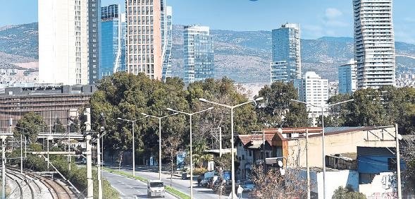 Gökdelenlerin arasındaki virane Çınarlı Mahallesi