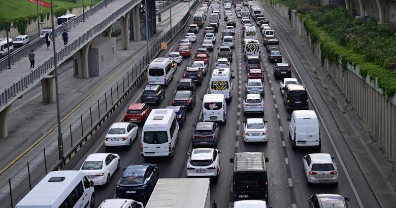 Trafikteki taşıt sayısı haziranda 196 bin 692 arttı