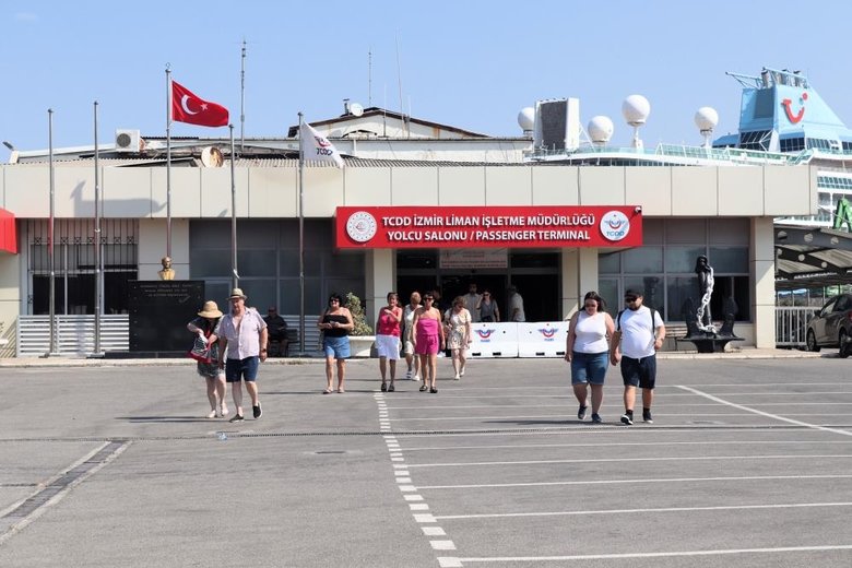 İzmir’e yılın ilk yarısında 24 kruvaziyer geldi