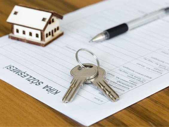 Ev sahibi ve kiracılar dikkat: Yargıtay, boş kağıda atılan imza ile kiracının tahliyesini onadı