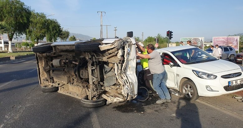 Aydın’da otomobille panelvan araç çarpıştı: 4 yaralı