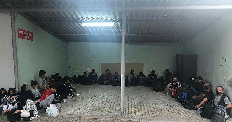 İzmir’de bağ evinde 32 sığınmacı yakalandı! Göçmen kaçakçıları tutuklandı