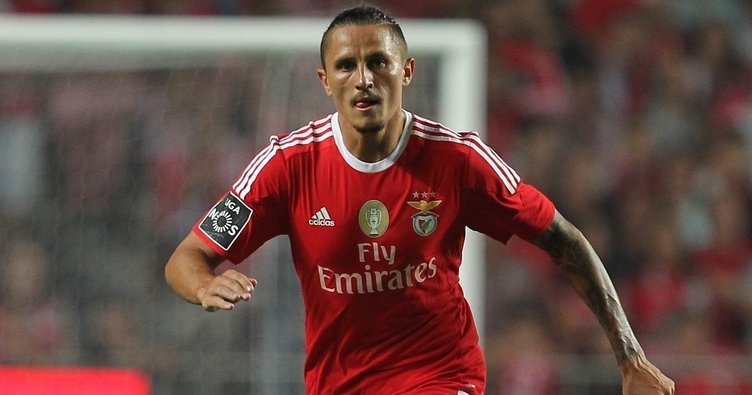 Fenerbahçe dünya yıldızına teklif yaptı! Kolarov geliyor mu? İşte son dakika Fenerbahçe transfer haberleri...