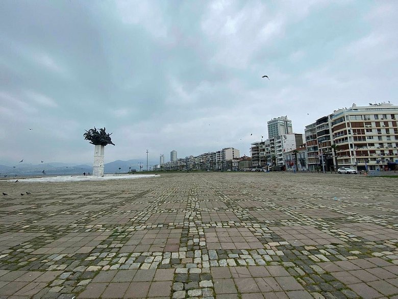 Son dakika: 17 gün sürecek olan tam kapanma başladı! Tam kapanmada nereler açık? Kimler muaf olacak?