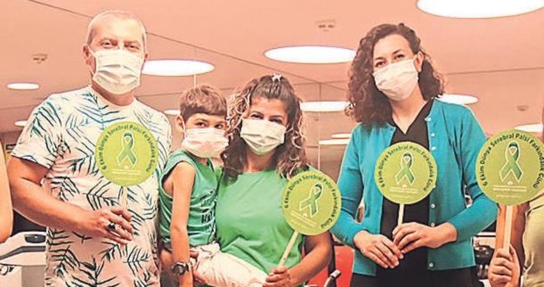 Mucize çocuk ilk adımı attı