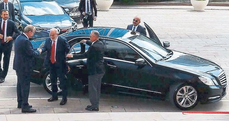 Saadet Partisi lideri Karamollaoğlu büyük pot kırdı! Makam aracı Mercedes ama Mercedes’e binmeyin dedi