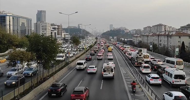Bakan Yerlikaya duyurdu! Trafikte makas atan sürücülere yeni yaptırım