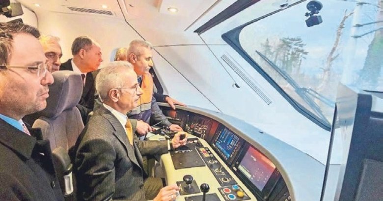 Türkiye’nin ilk hızlı treni yeni hız rekorunu kırdı