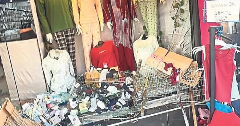 Kontrolden çıkan araç çarşıyı birbirine kattı