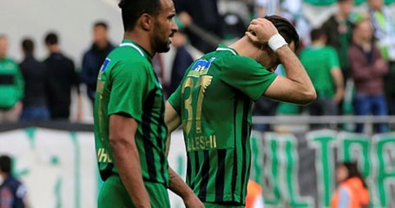 Kupa şampiyonu Akhisarspor Süper Lig’e veda edebilir