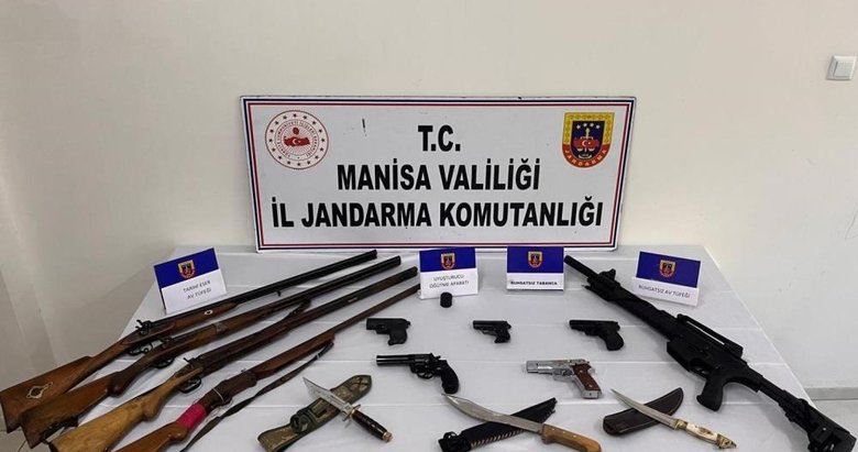 7 adrese eş zamanlı operasyon: Çok sayıda silah ele geçirildi