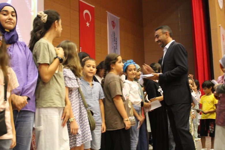 Aydın’da binlerce öğrenciden Filistin’de yaşanan zulme tepki