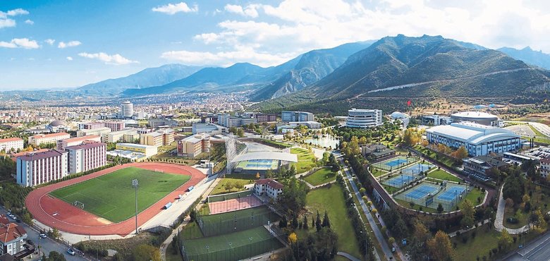 PAÜ, üniversite - şehir bütünleşmesi ile ön plana çıkıyor