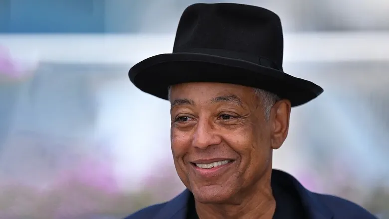breaking-badin-yildizi-giancarlo-esposito-musluman-oldu-1782045445767.jpg