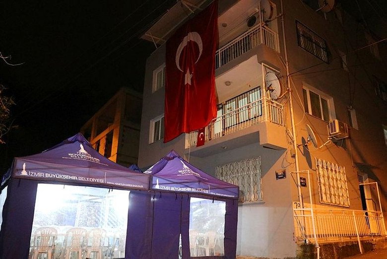 Depremde Hatay’dan İzmir’e şehit ateşi düştü! Şehit Piyade Er Eren Taşkın’ın ailesine şehadet haberi verildi